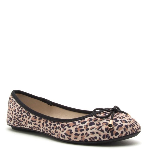 Shoes - Liquidation New Leopard flats Size 6